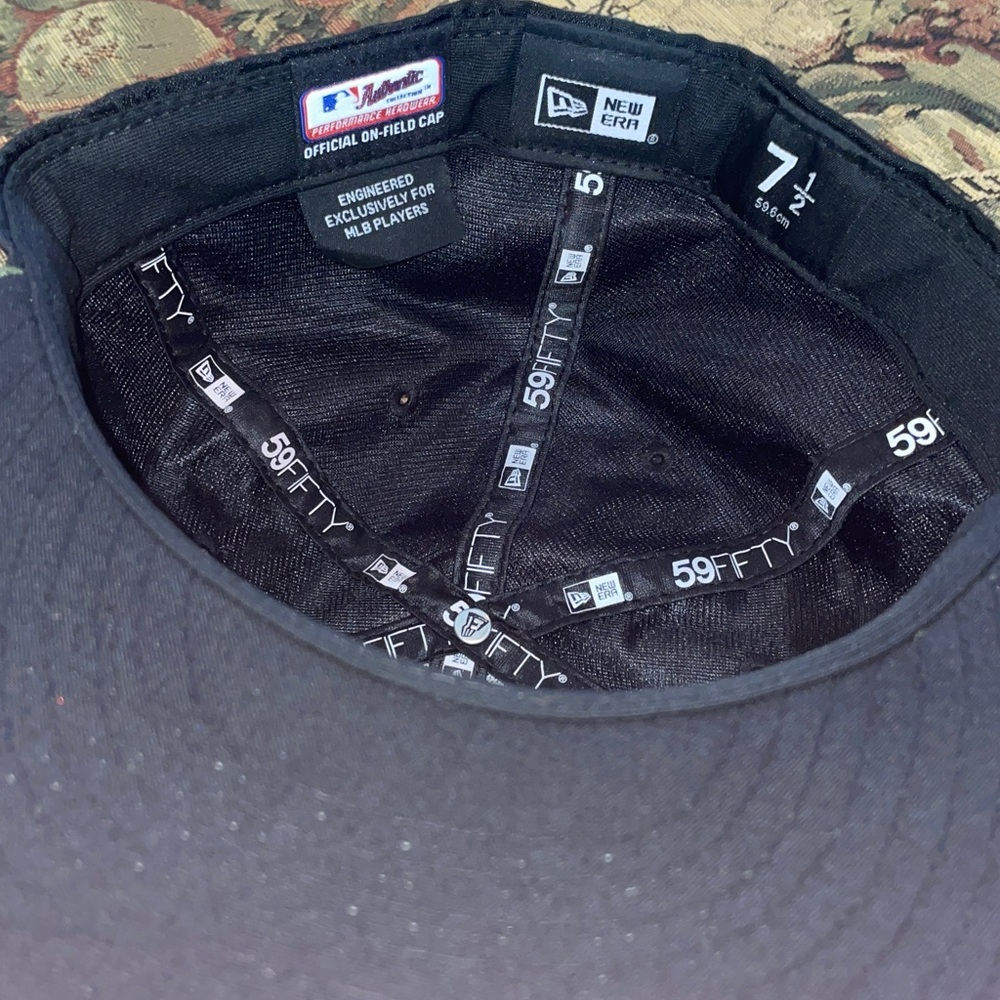 New Era Black Fitted Cap - Picture 6 of 7